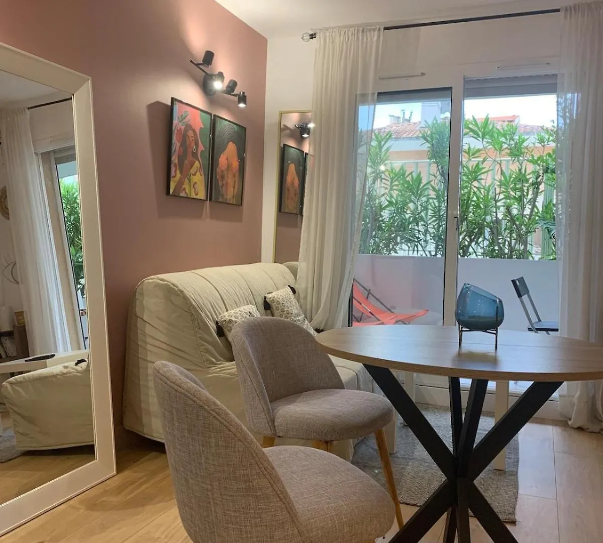 Apartman Cocon Plage Avec Piscine, A Cote Du Port Et Plage De Sable Fin Vallauris Franciaország