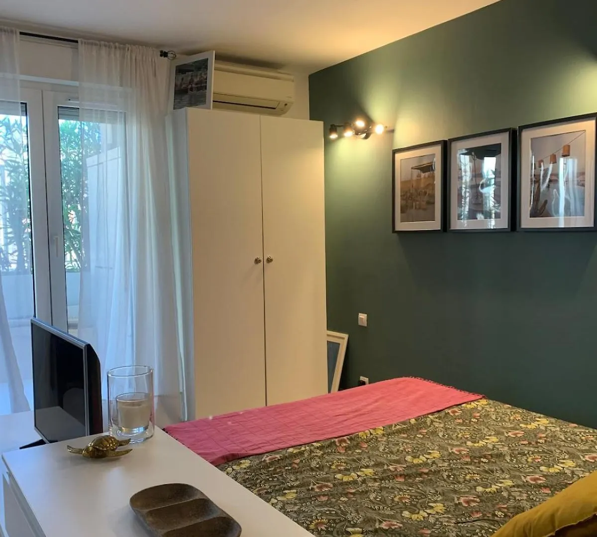 Apartman Cocon Plage Avec Piscine, A Cote Du Port Et Plage De Sable Fin Vallauris